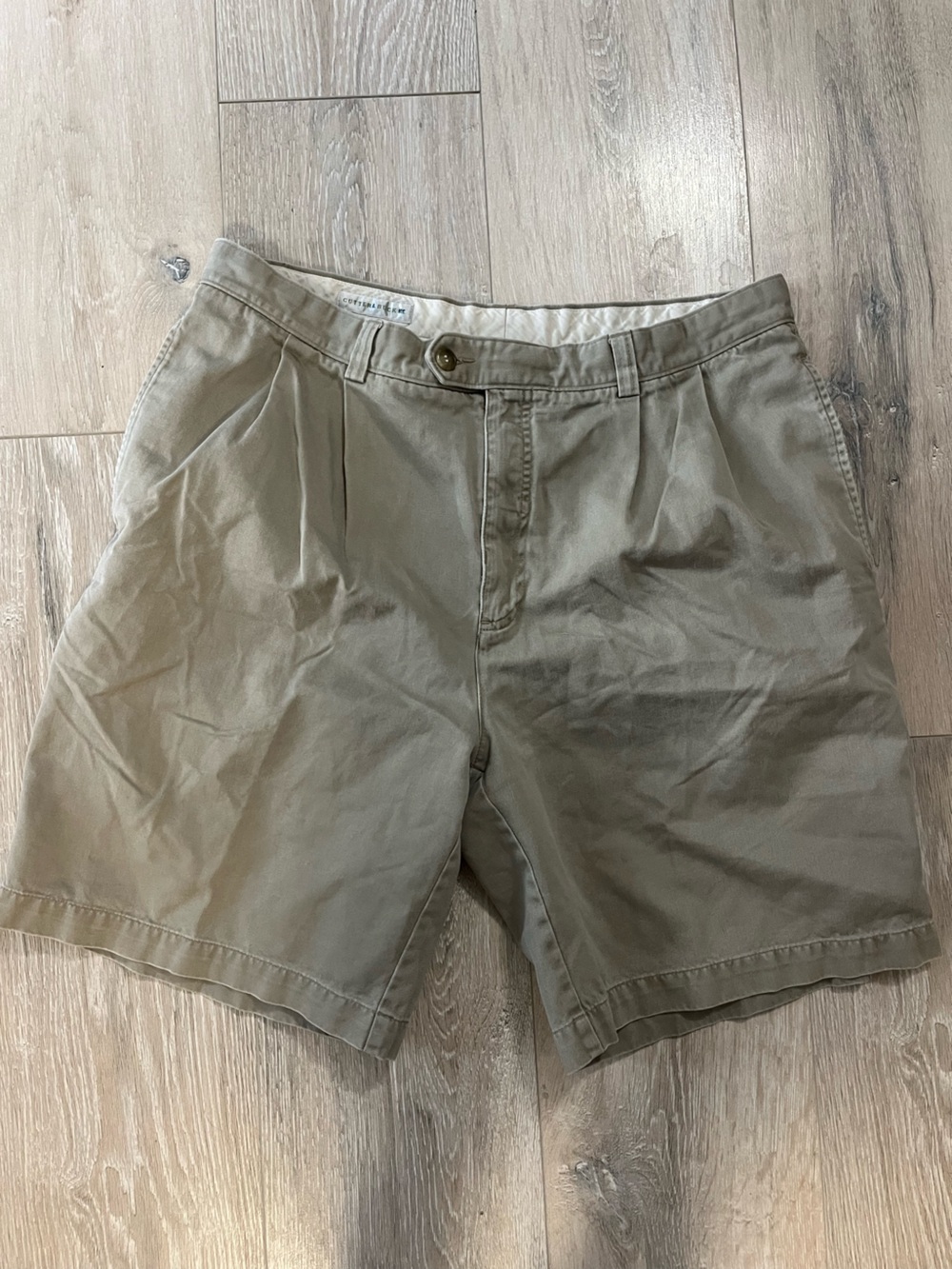 Cutter & Buck pleated Front Khaki Men's Shorts size 38